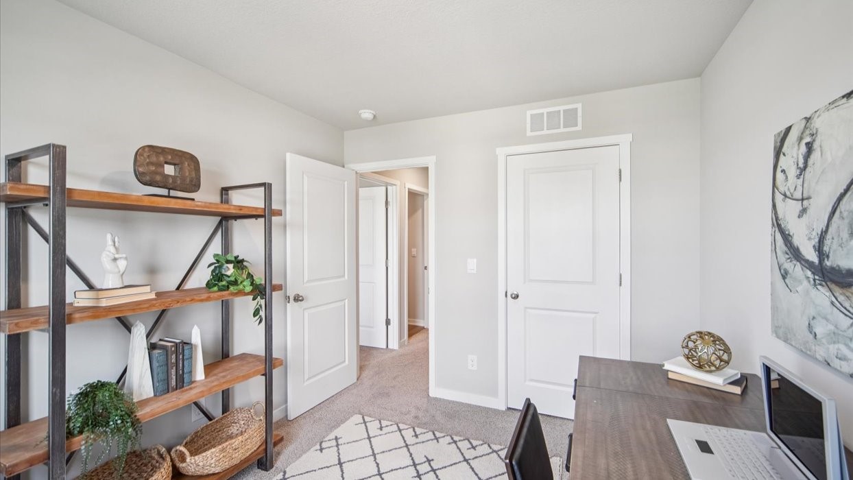 734 Magnolia Way Tiffin IA 52340