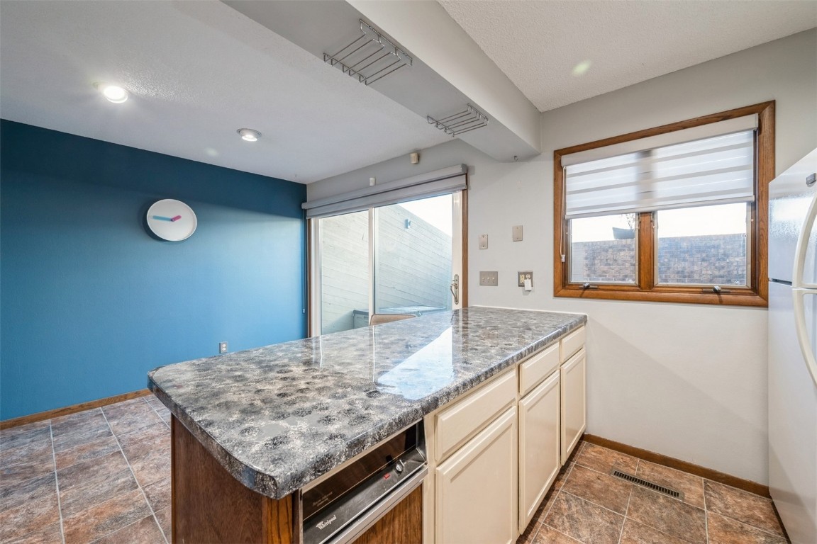 1218 Oakland Road NE Cedar Rapids IA 52402
