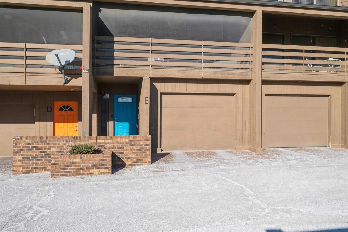 1218 Oakland Road NE Cedar Rapids IA 52402