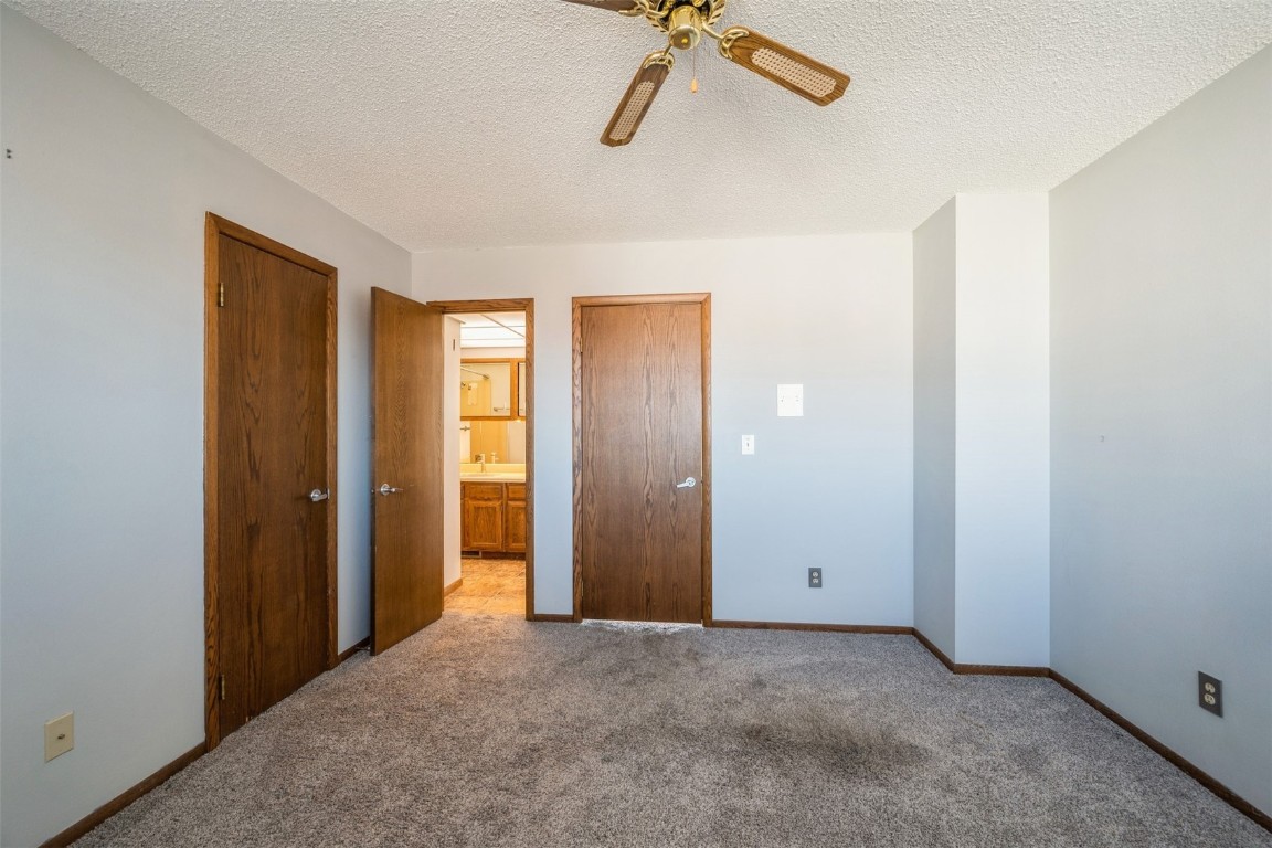 1218 Oakland Road NE Cedar Rapids IA 52402