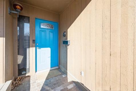 1218 Oakland Road NE Cedar Rapids IA 52402