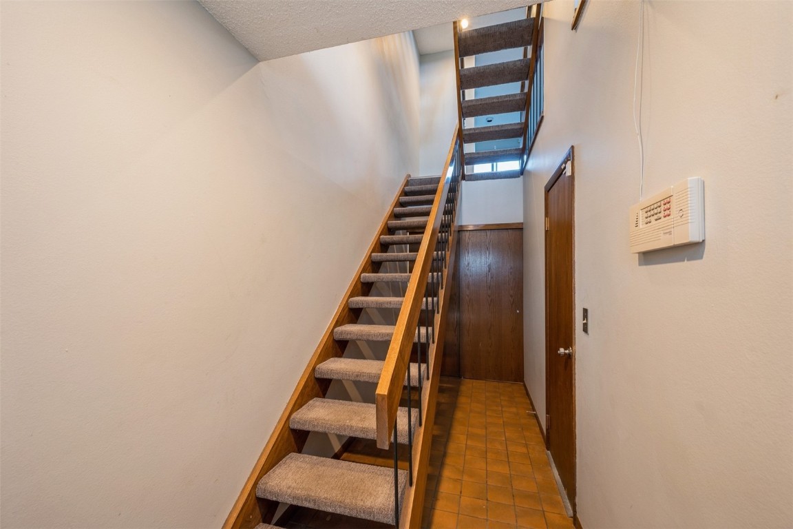 1218 Oakland Road NE Cedar Rapids IA 52402
