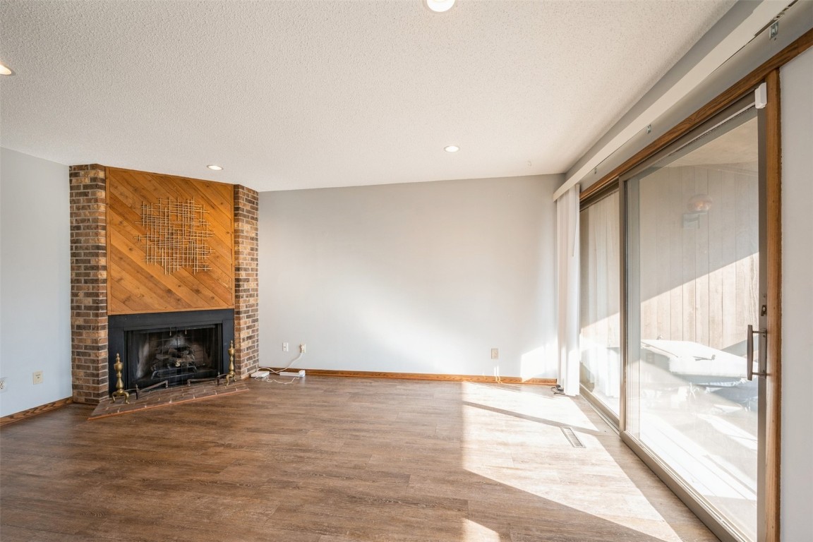 1218 Oakland Road NE Cedar Rapids IA 52402
