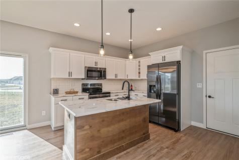 2337 Roycroft Alley Marion IA 52302