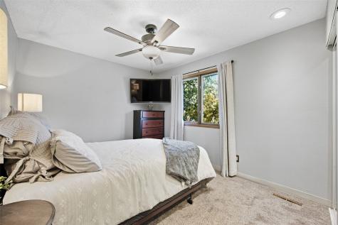 333 Samoa Court Iowa City IA 52246