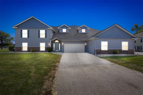 4460 Westchester Drive NE Cedar Rapids IA 52402