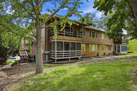 1726 Pikes Peak Court NE Cedar Rapids IA 52402