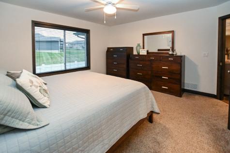 3720 Bluebird Drive SW Cedar Rapids IA 52404
