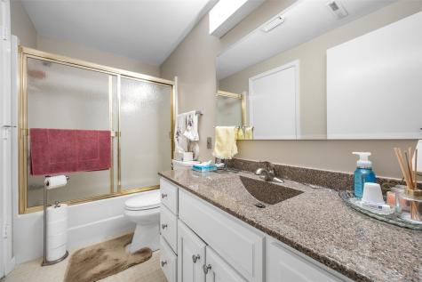 2131 1st Avenue Cedar Rapids IA 52402