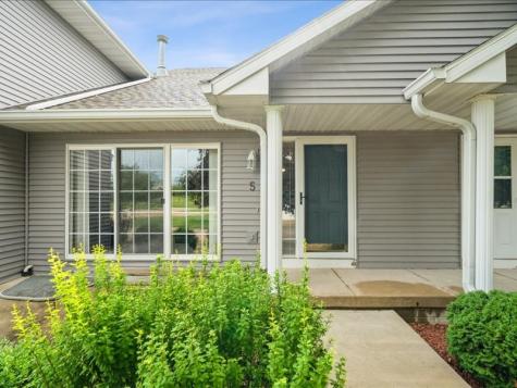 935 74th Street NE Cedar Rapids IA 52402