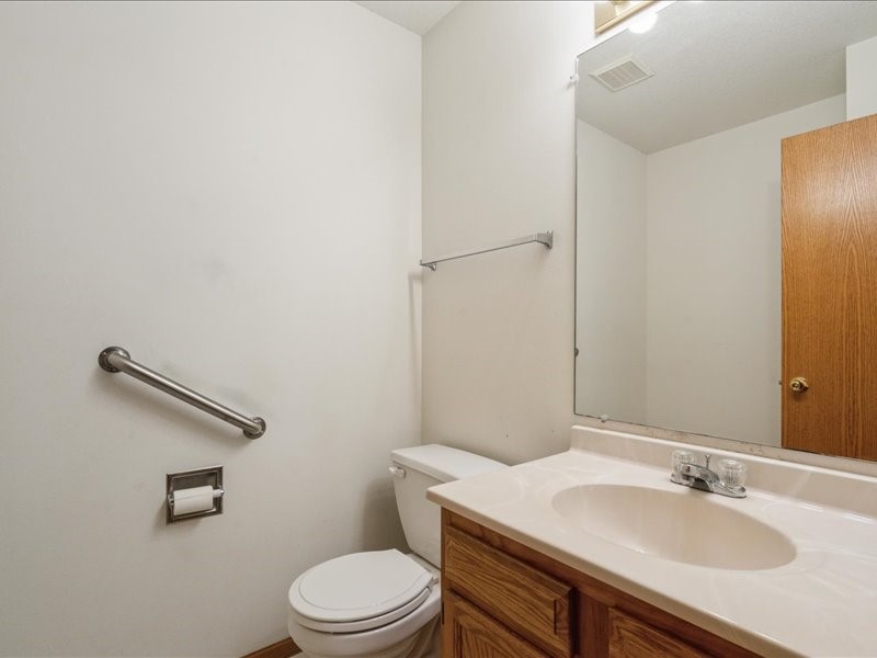 935 74th Street NE Cedar Rapids IA 52402