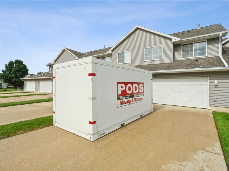 935 74th Street NE Cedar Rapids IA 52402