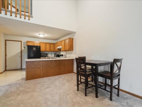 935 74th Street NE Cedar Rapids IA 52402