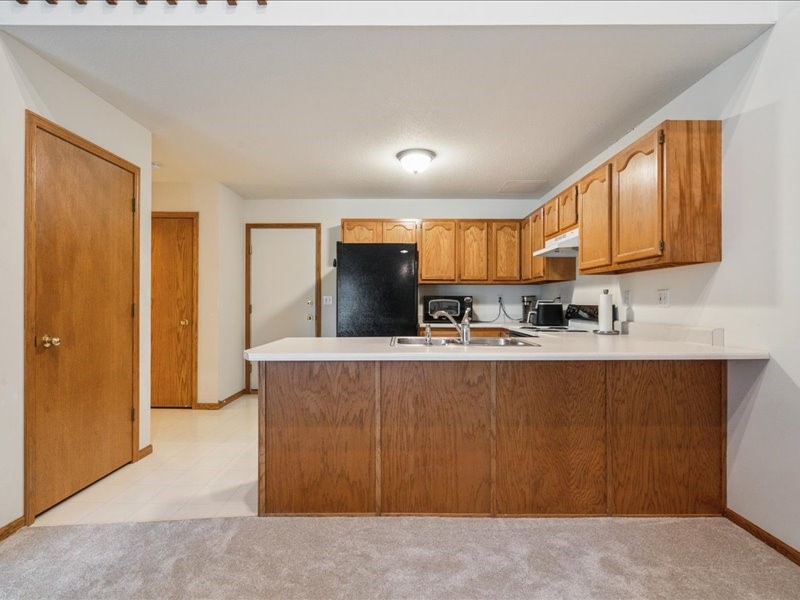 935 74th Street NE Cedar Rapids IA 52402
