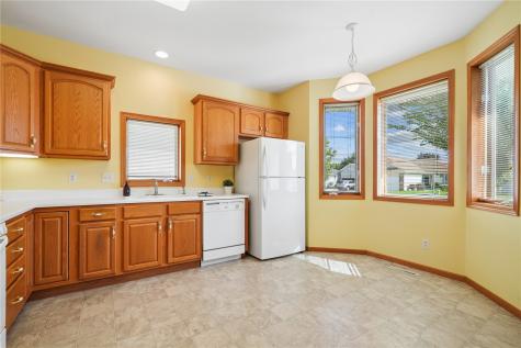 808 Winterberry Place NE Cedar Rapids IA 52402
