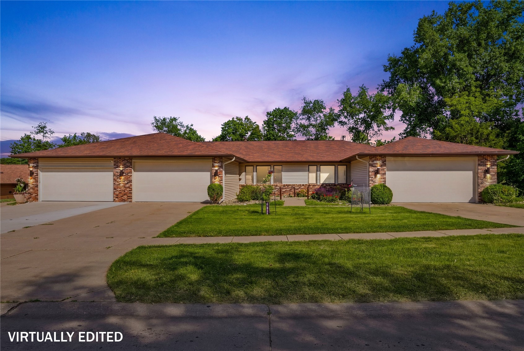 Cedar Rapids IA, 1585 Matterhorn Drive NE