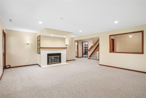 1585 Matterhorn Drive NE Cedar Rapids IA 52402