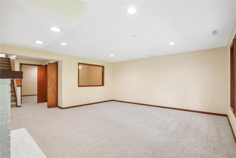 1585 Matterhorn Drive NE Cedar Rapids IA 52402