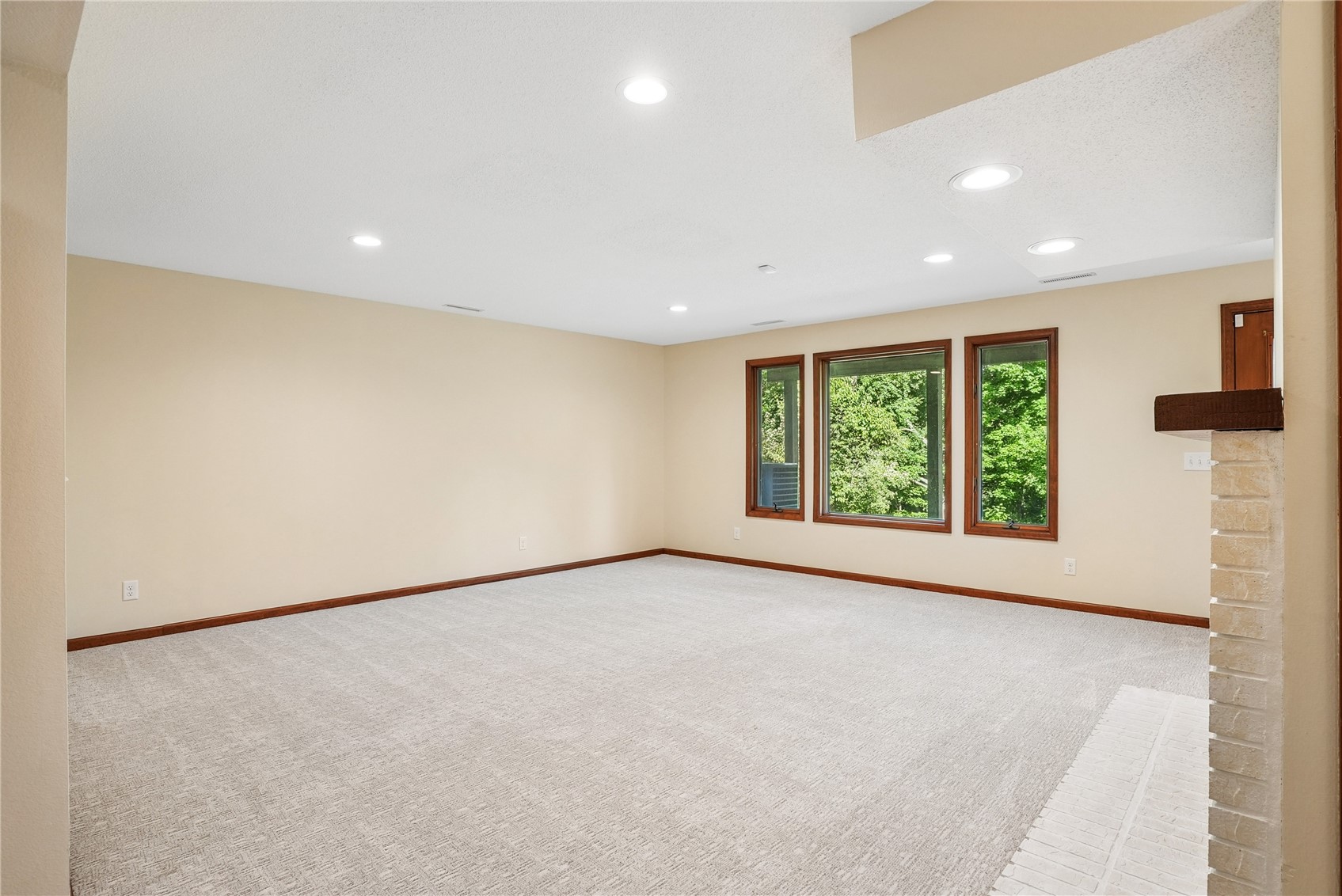 1585 Matterhorn Drive NE Cedar Rapids IA 52402