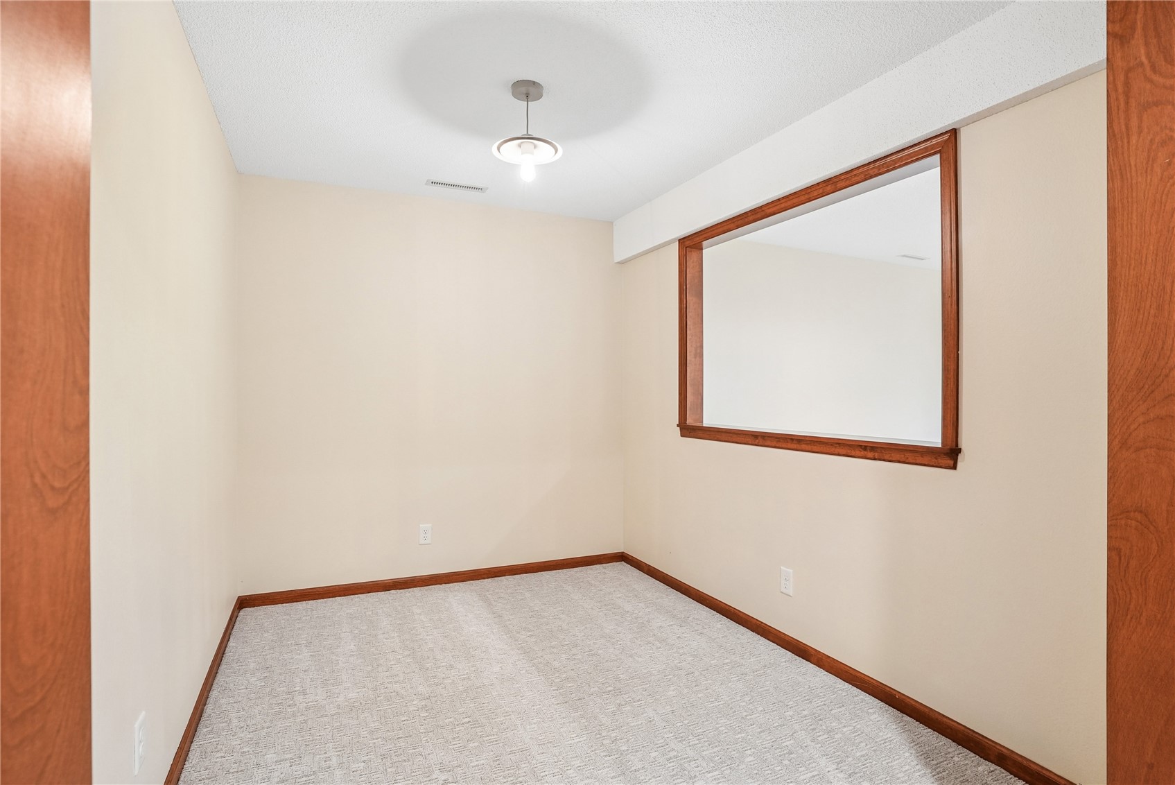1585 Matterhorn Drive NE Cedar Rapids IA 52402