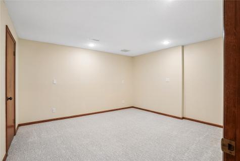 1585 Matterhorn Drive NE Cedar Rapids IA 52402