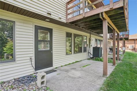 1585 Matterhorn Drive NE Cedar Rapids IA 52402