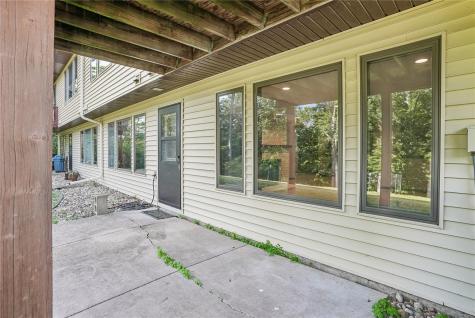 1585 Matterhorn Drive NE Cedar Rapids IA 52402