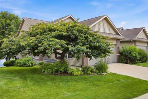 118 Broadmoor Lane Iowa City IA 52245