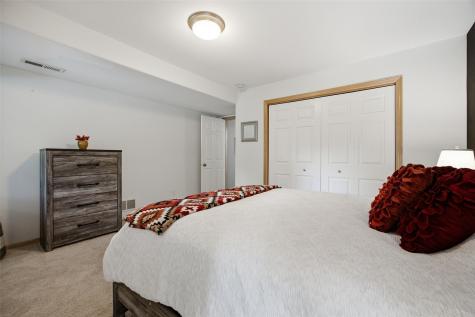 118 Broadmoor Lane Iowa City IA 52245