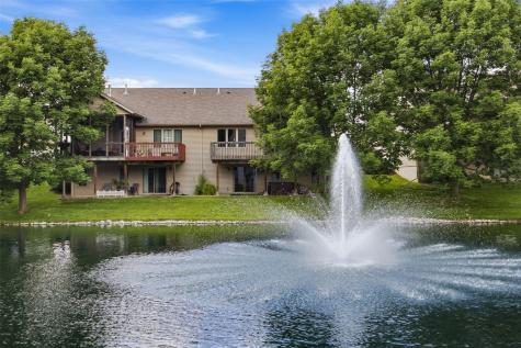 118 Broadmoor Lane Iowa City IA 52245