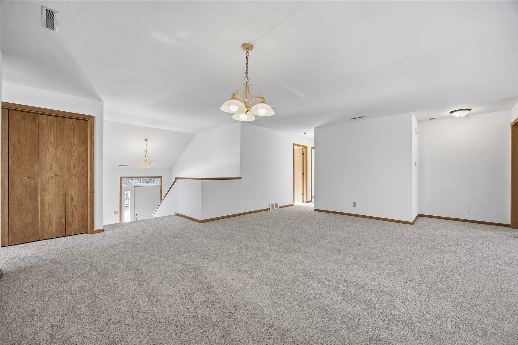 1224 Litchfield Drive Hiawatha IA 52233