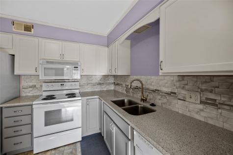 5711 Golden Court NE Cedar Rapids IA 52402