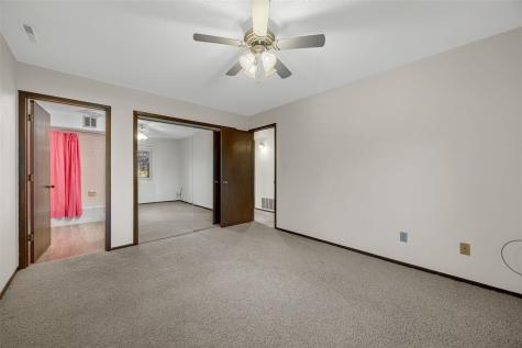 5711 Golden Court NE Cedar Rapids IA 52402