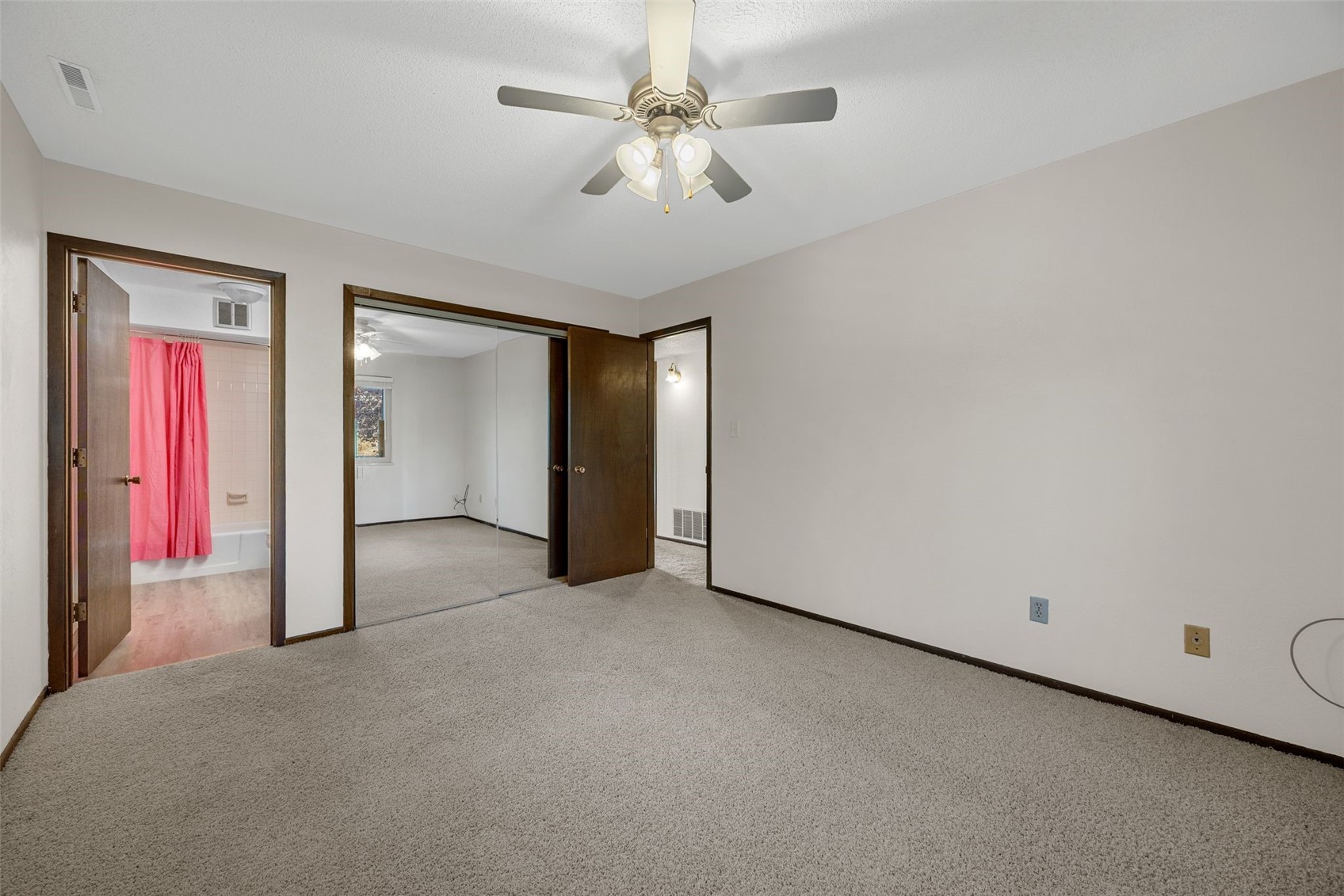 5711 Golden Court NE Cedar Rapids IA 52402