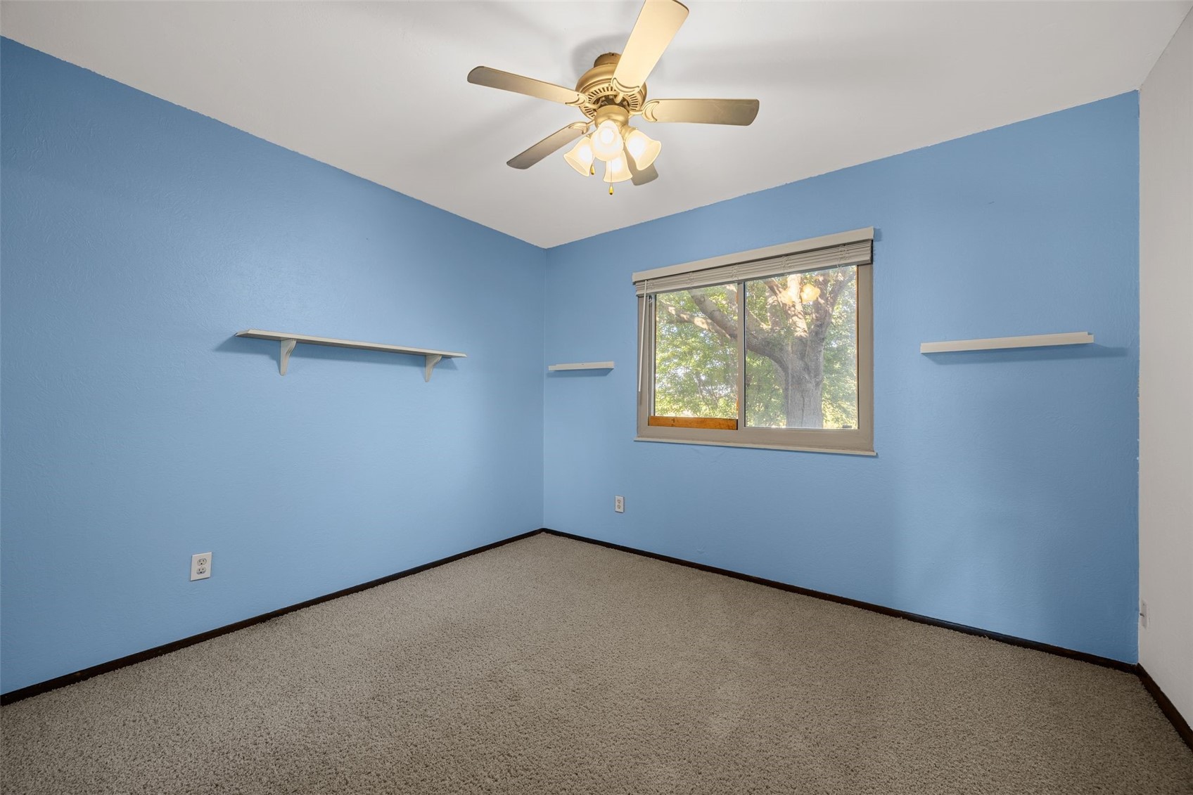 5711 Golden Court NE Cedar Rapids IA 52402