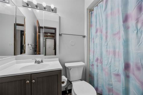 5711 Golden Court NE Cedar Rapids IA 52402