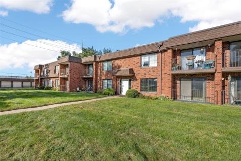 5711 Golden Court NE Cedar Rapids IA 52402