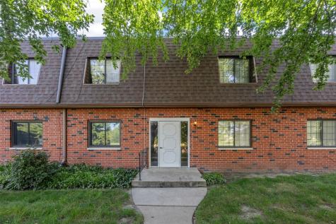 5711 Golden Court NE Cedar Rapids IA 52402
