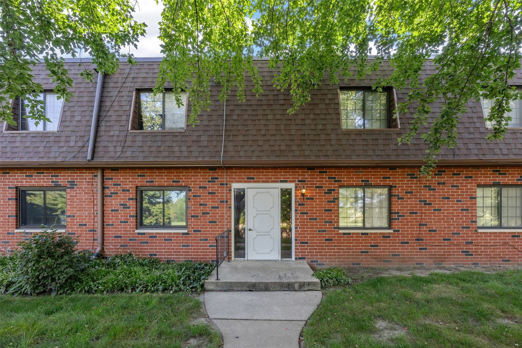 5711 Golden Court NE Cedar Rapids IA 52402
