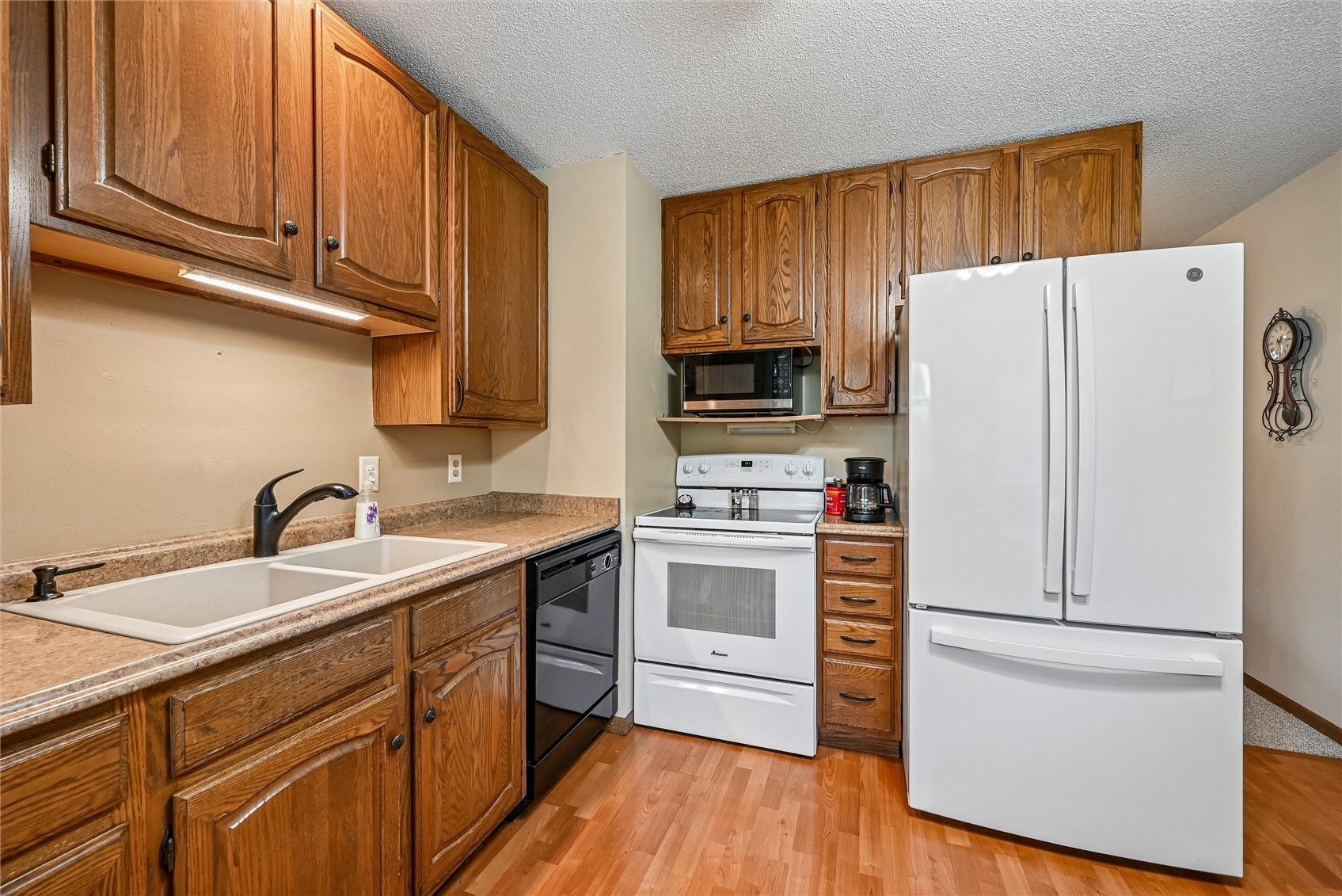 1401 13th Avenue Belle Plaine IA 52208