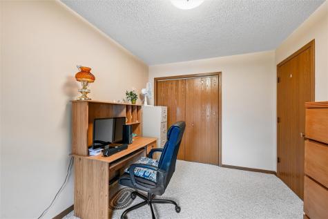 1401 13th Avenue Belle Plaine IA 52208