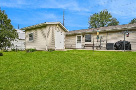 1401 13th Avenue Belle Plaine IA 52208