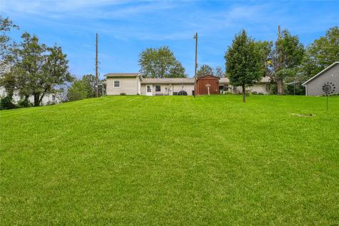 1401 13th Avenue Belle Plaine IA 52208