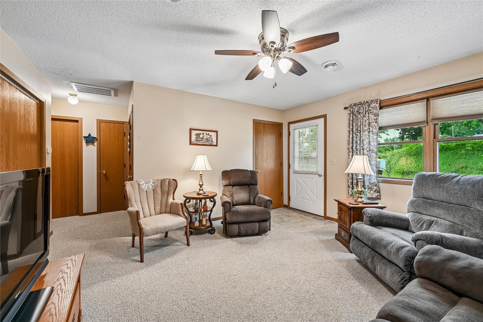 1401 13th Avenue Belle Plaine IA 52208