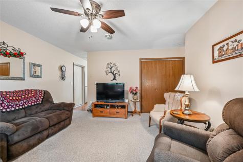 1401 13th Avenue Belle Plaine IA 52208
