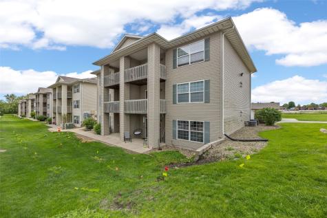 10 Cherry Court North Liberty IA 52317