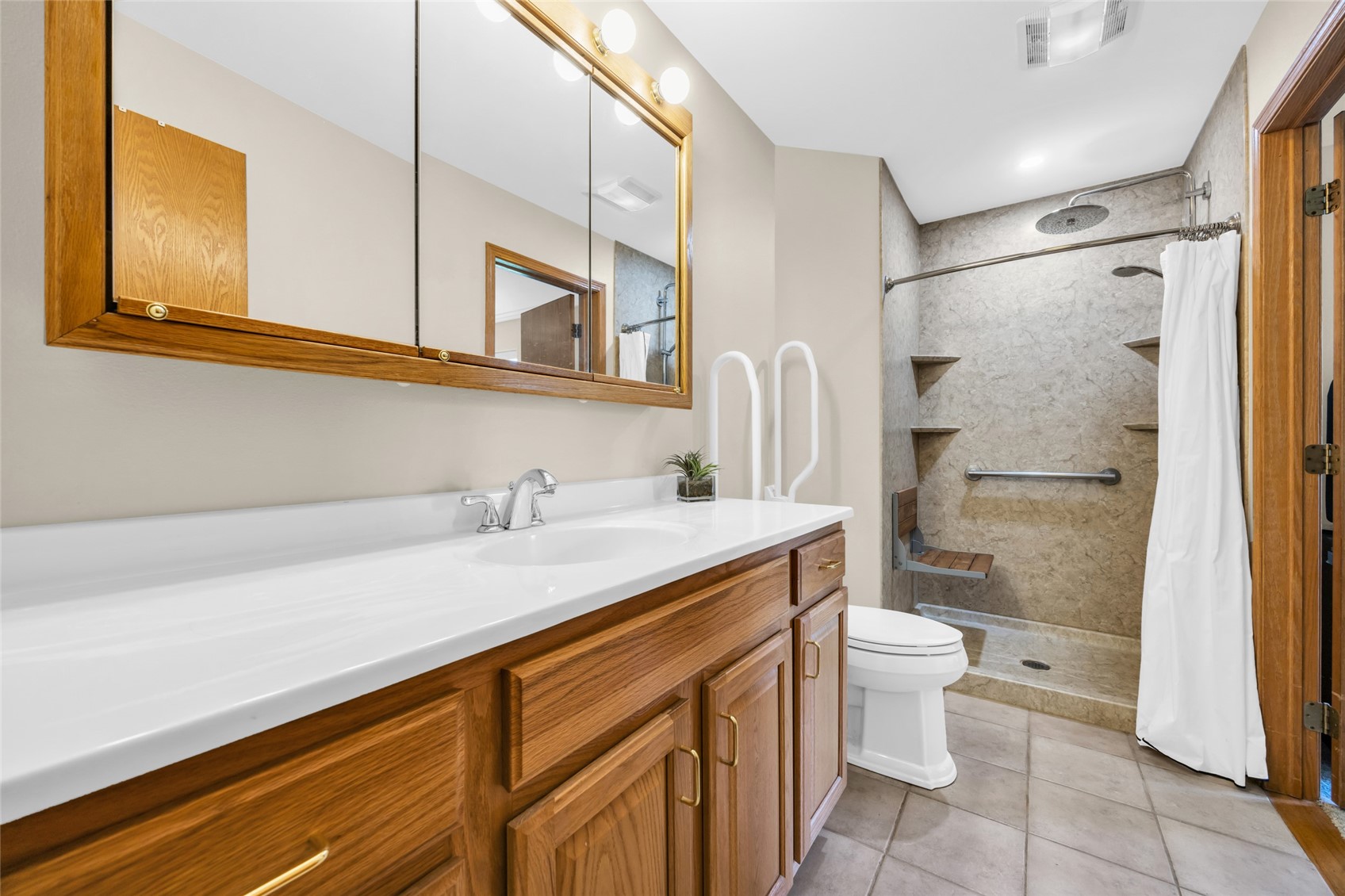 396 Teakwood Lane Cedar Rapids IA 52402