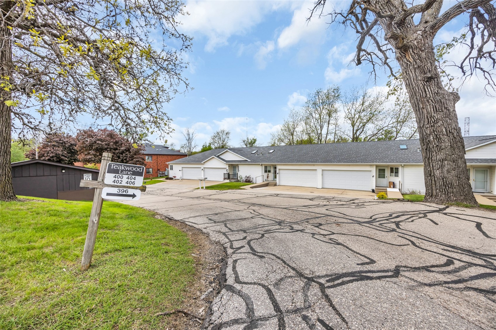 396 Teakwood Lane Cedar Rapids IA 52402