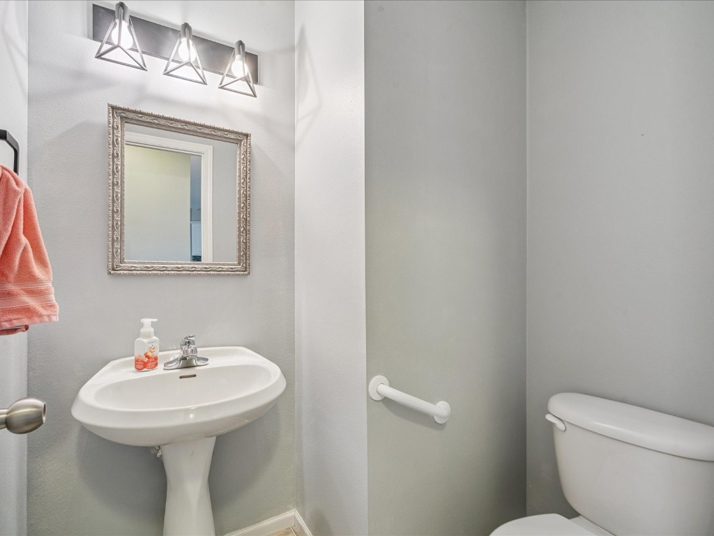 311 Highland Avenue Fairfax IA 52228