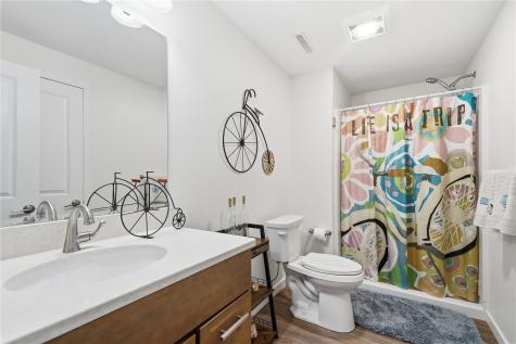 1848 Comisky Court Ely IA 52227